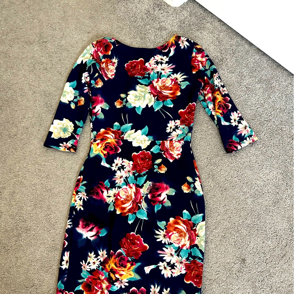Stretchy floral dress!